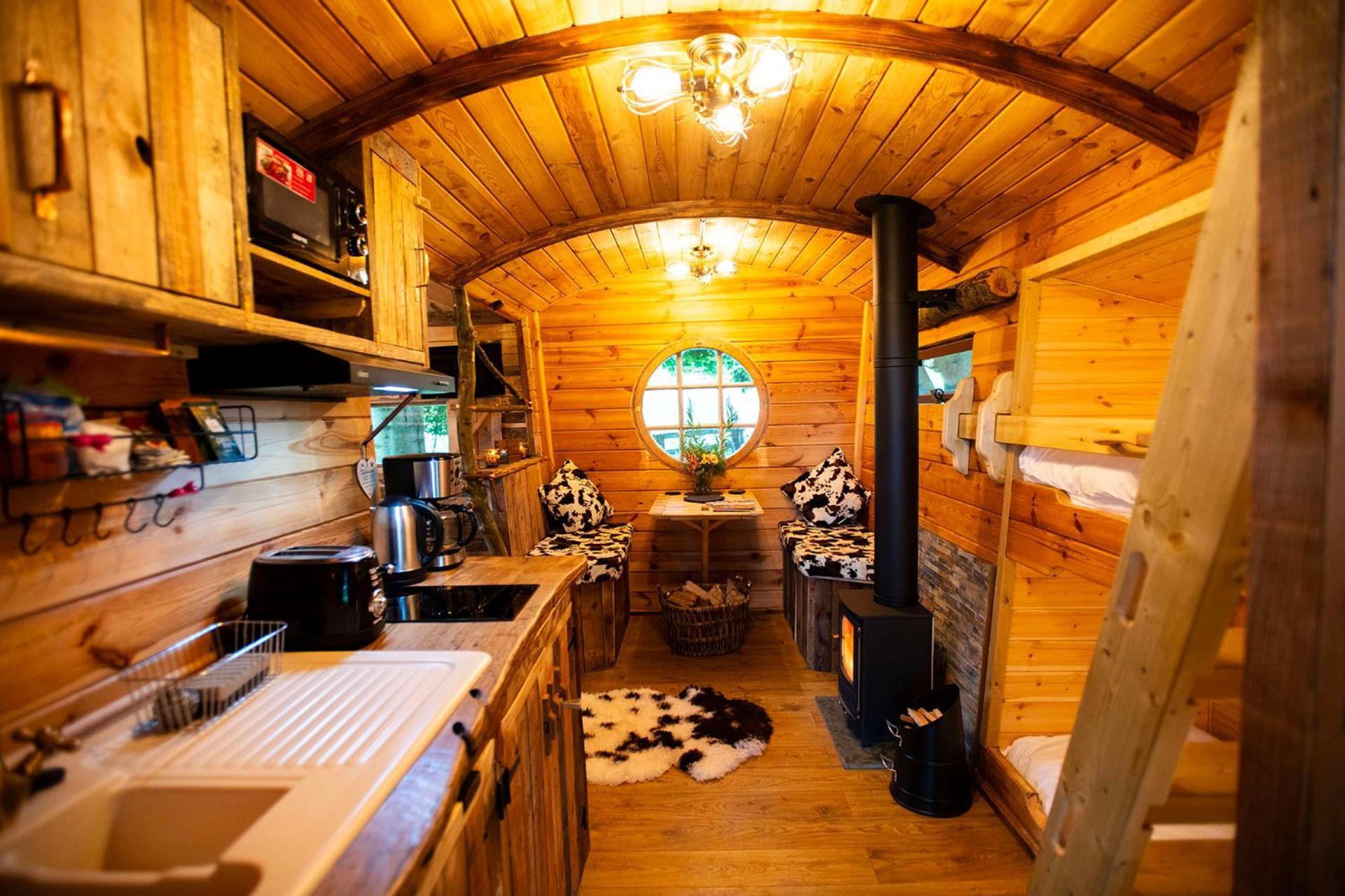 Burtree Country House, Tipi'S, Treehouse & Lodge & House Rooms With Hot Tubs In A Private Garden Thirsk Exterior foto
