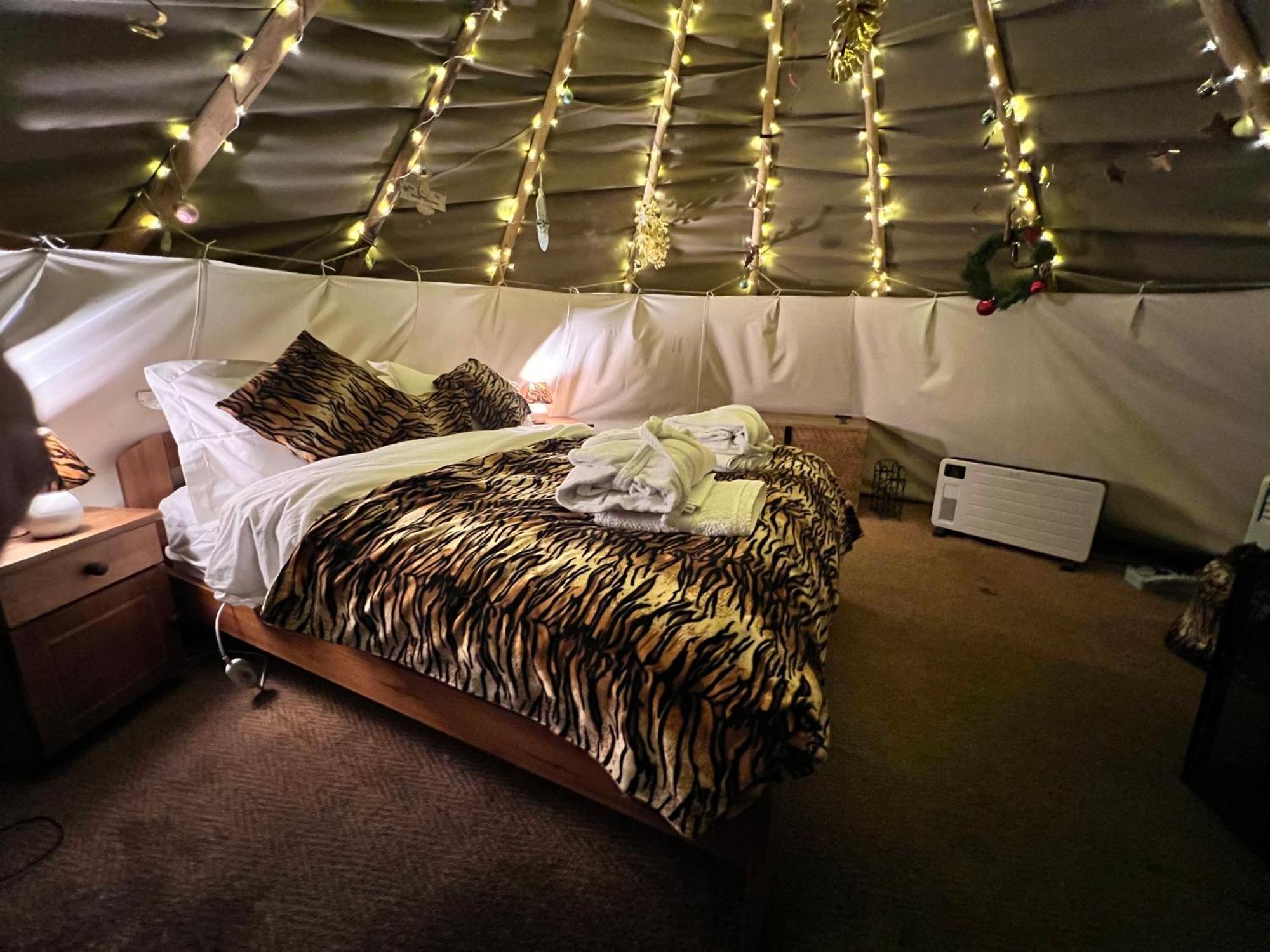 Burtree Country House, Tipi'S, Treehouse & Lodge & House Rooms With Hot Tubs In A Private Garden Thirsk Exterior foto
